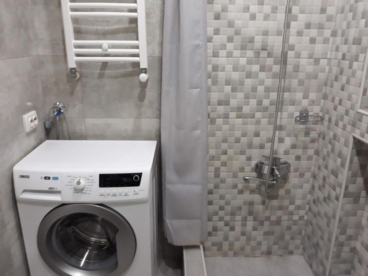 Grigol'S Apartament Tbilisi Buitenkant foto