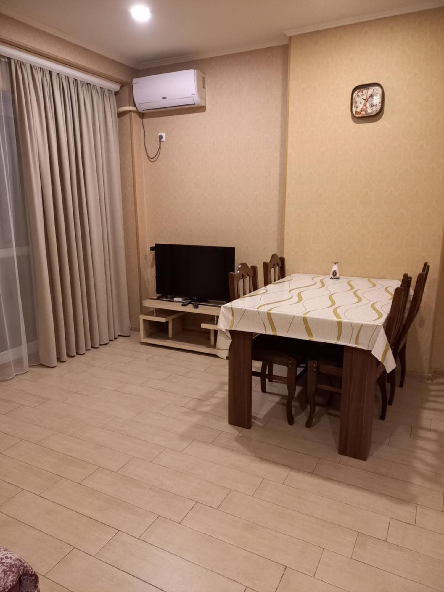 Grigol'S Apartament Tbilisi Buitenkant foto